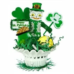 Brand new 🧨 St. Patrick's White Cat Boy In Vintage Nut Cup - Traditions Exclusive ⭐